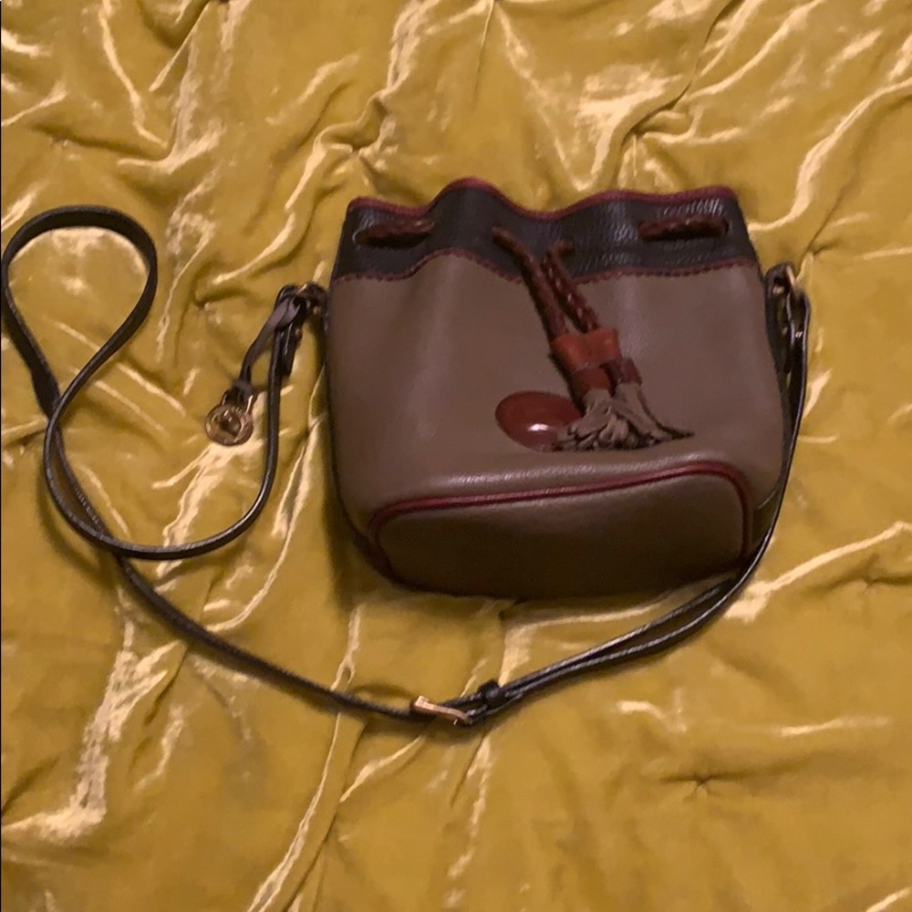 Vintage Dooney & Bourke bucket bag